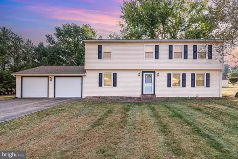 1616 Airport Dr, Mechanicsburg, PA 17050