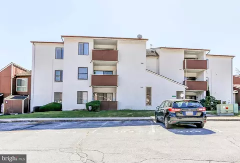 810 Charlotte Way #301, Enola, PA 17025