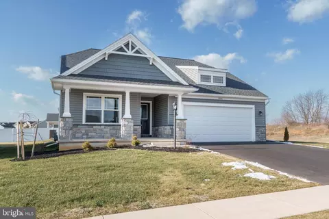 806 Greenwich Ln, Shippensburg, PA 17257