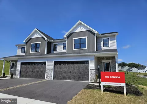 653 Brittany Dr, Mechanicsburg, PA 17055