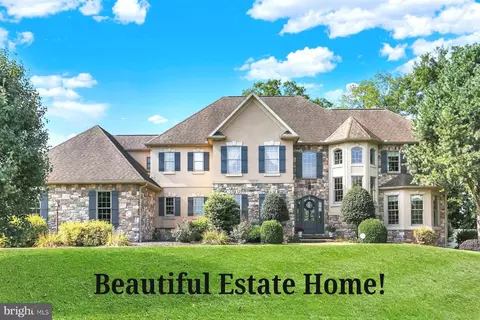 3 Woodstock Ct, Mechanicsburg, PA 17050