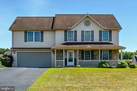 55 Meade Dr, Carlisle, PA 17013