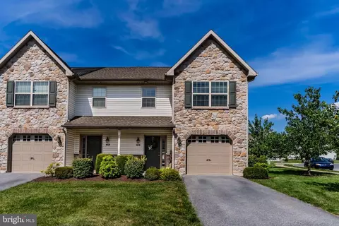 238 Melbourne Ln, Mechanicsburg, PA 17055