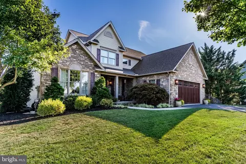 11 Essex Dr, Carlisle, PA 17015