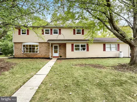 1040 S West St, Carlisle, PA 17013