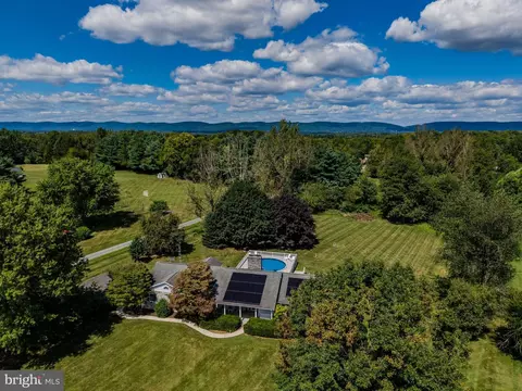 71 Hoover Rd, Carlisle, PA 17015