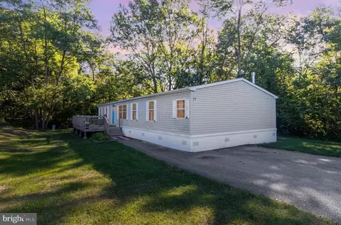 27 Helena Ln, Carlisle, PA 17015