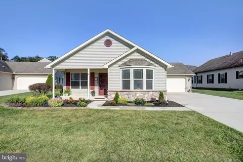 81 Lantern Ln, Shippensburg, PA 17257