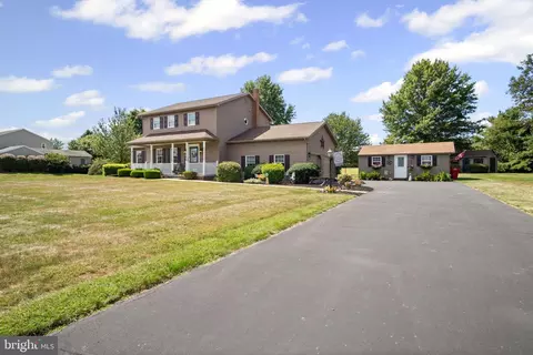 182 Kerrsville Rd, Carlisle, PA 17015