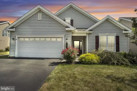 423 General Dr, Mechanicsburg, PA 17050