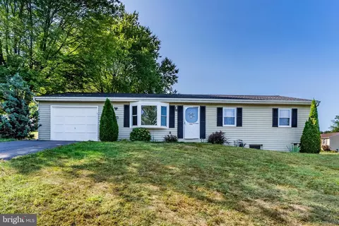 12 Pine Tree Dr, Mechanicsburg, PA 17055