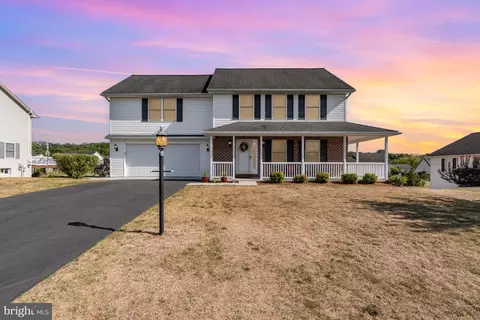 61 Meade Dr, Carlisle, PA 17013