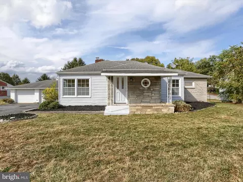 2071 Newville Rd, Carlisle, PA 17015