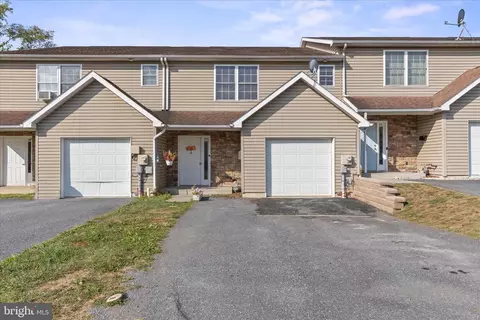 52 Carlisle Ave, Enola, PA 17025