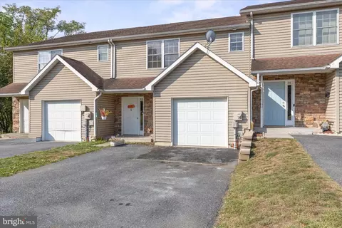 52 Carlisle Ave, Enola, PA 17025
