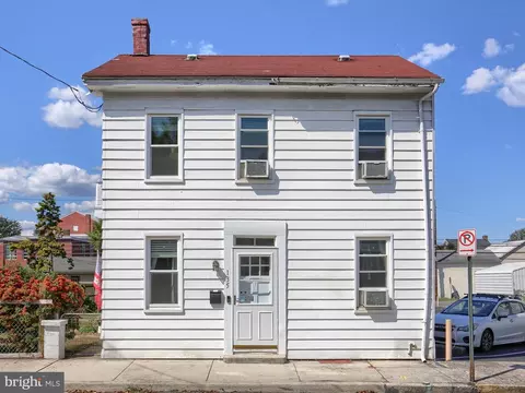 135 E Locust St, Mechanicsburg, PA 17055