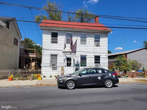 13 E Allen St, Mechanicsburg, PA 17055