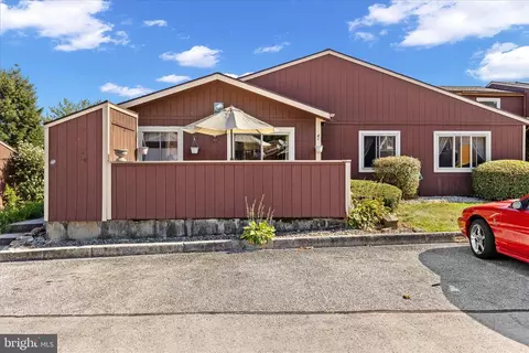 836 Lee Ln, Enola, PA 17025