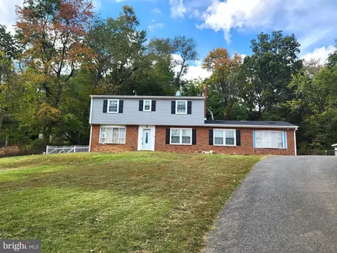 609 Mountain St, Enola, PA 17025