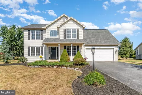 26 W Eppley Dr, Carlisle, PA 17015