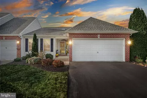 11 Ridgeway Dr, Mechanicsburg, PA 17050