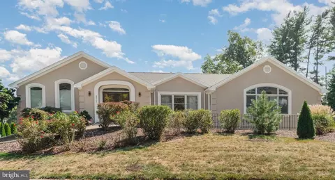 2717 Laurel Street St, Mechanicsburg, PA 17055