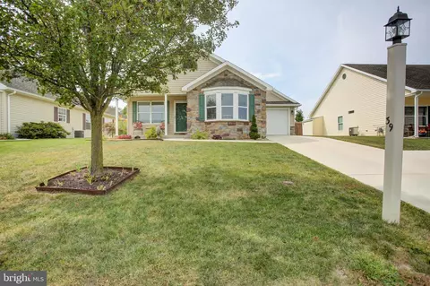39 Colonial Ct, Shippensburg, PA 17257