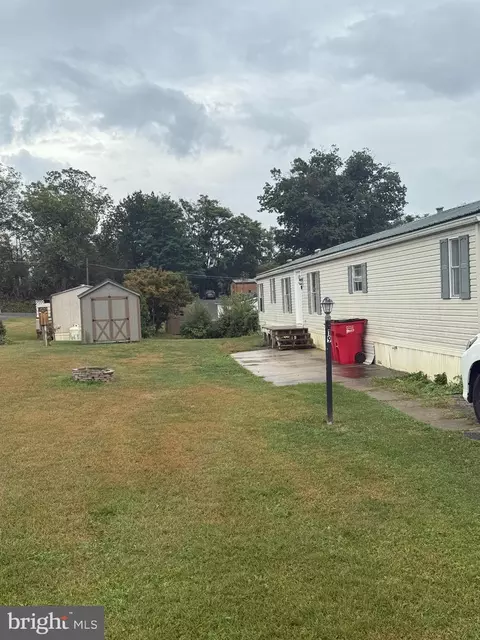 19 Short Ln, Shippensburg, PA 17257