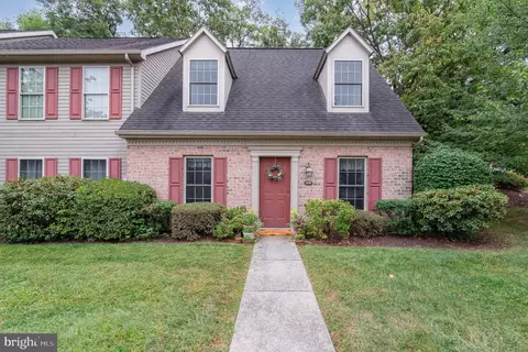 338 Stonehedge Ln, Mechanicsburg, PA 17055