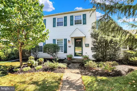 402 Alison Ave, Mechanicsburg, PA 17055