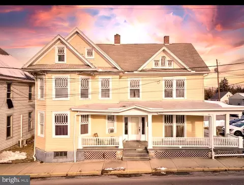 9 E Burd St, Shippensburg, PA 17257