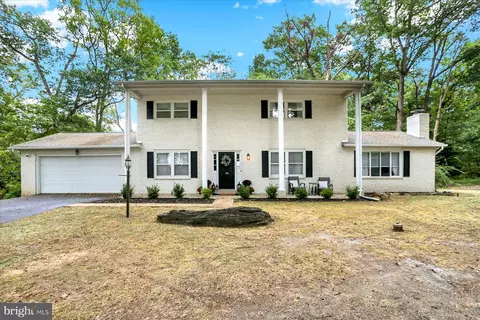 105 Hickory Rd, Carlisle, PA 17015