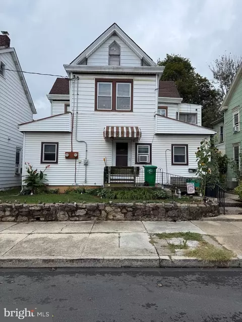 410-412 N Pitt St, Carlisle, PA 17013