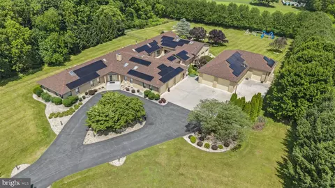 253 Brindle Rd, Mechanicsburg, PA 17055