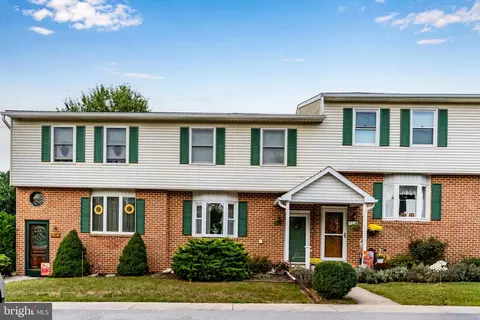 1312 Pheasant Dr S, Carlisle, PA 17013