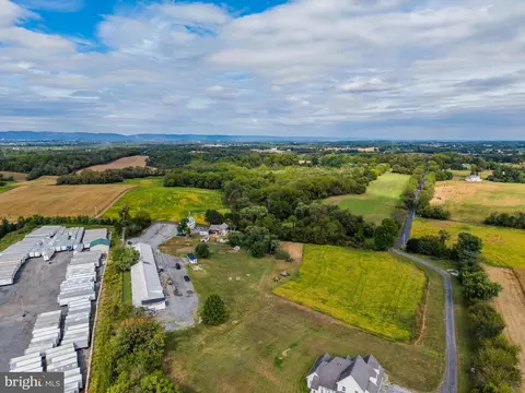 51 Heisers Ln, Carlisle, PA 17015