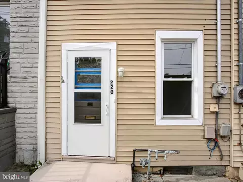 220 N Pitt St, Carlisle, PA 17013