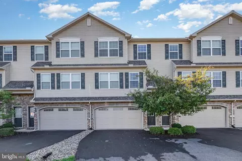 134 Old Schoolhouse Ln, Mechanicsburg, PA 17055