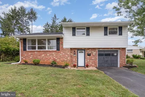 5223 Windsor Blvd, Mechanicsburg, PA 17055