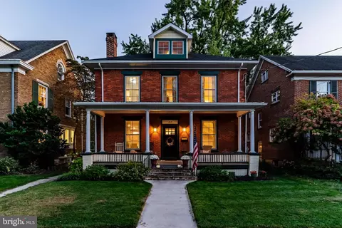 412 W South St, Carlisle, PA 17013