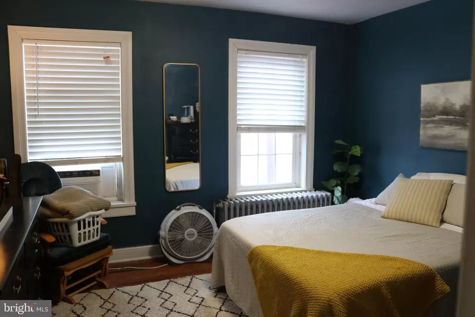 Bedroom - 218 S Market St, Mechanicsburg, PA 17055 photo 3 of 4