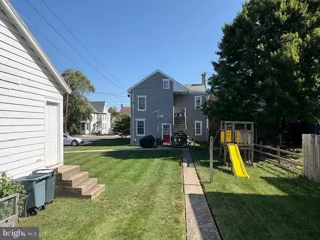 Exterior - 218 S Market St, Mechanicsburg, PA 17055 photo 3 of 4