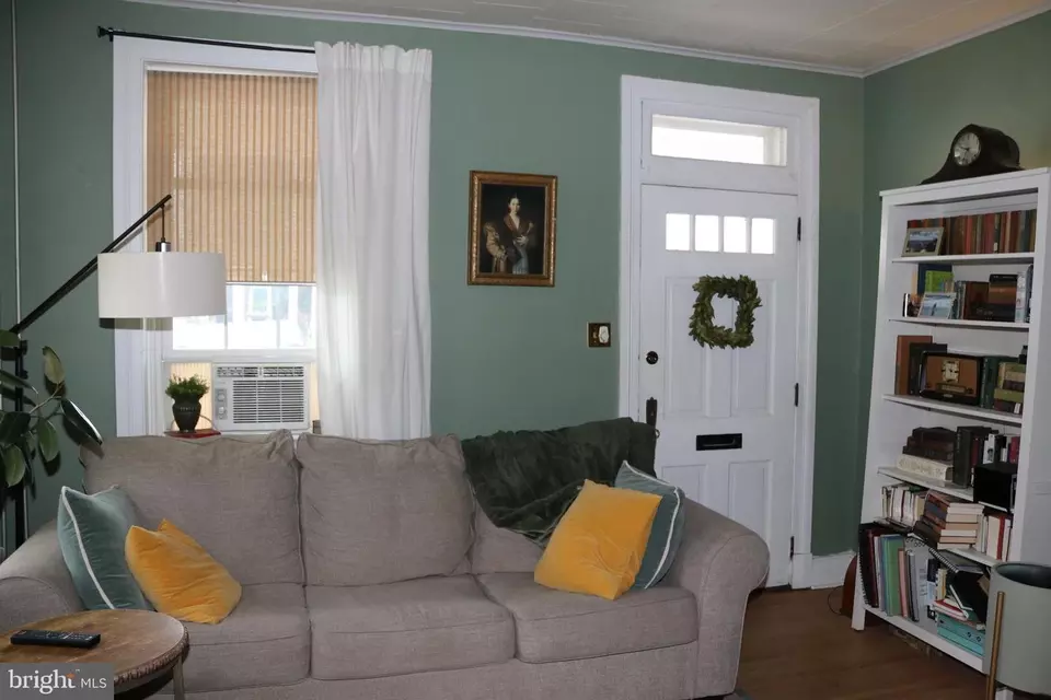 Entry Way - 218 S Market St, Mechanicsburg, PA 17055 photo 1 of 2