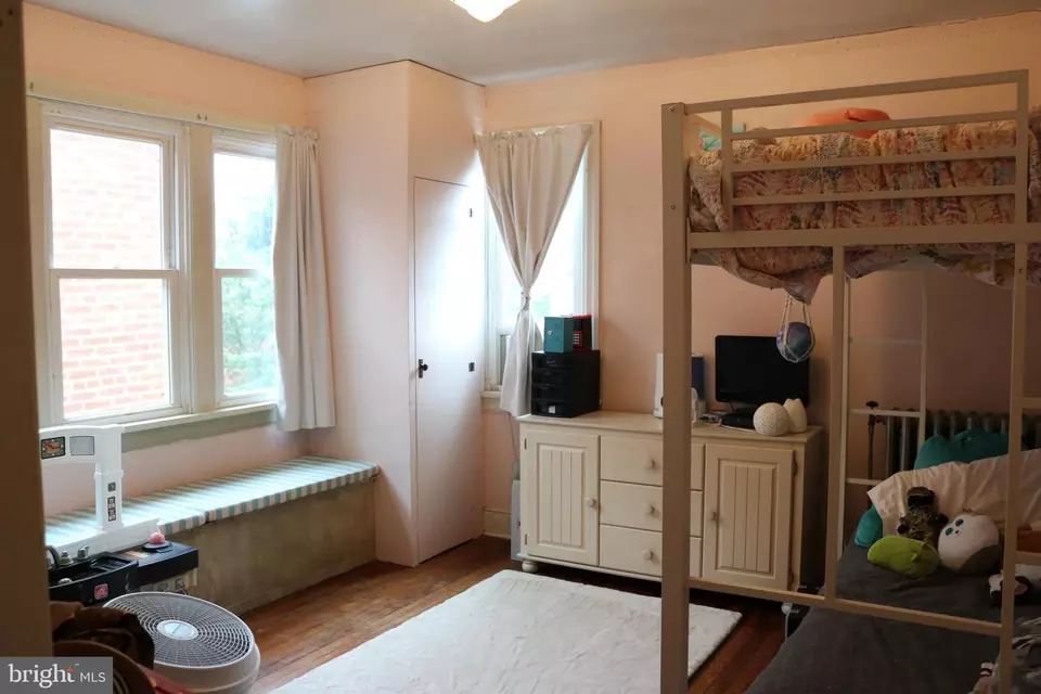 Bedroom - 218 S Market St, Mechanicsburg, PA 17055 photo 4 of 4