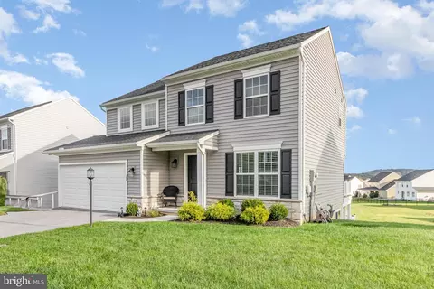 584 Smoke House Dr, Mechanicsburg, PA 17055