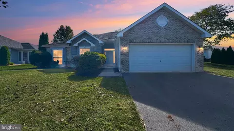 23 S Madder Dr, Mechanicsburg, PA 17050