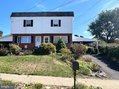 18 W B W Glenwood Dr, Camp Hill, PA 17011