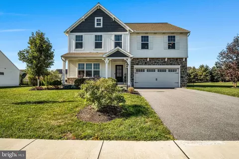 21 Bayberry Rd, Carlisle, PA 17013