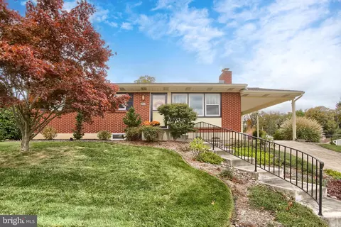 510 Echo Rd, Camp Hill, PA 17011