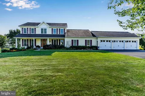 55 Chelsea Ln, Carlisle, PA 17015